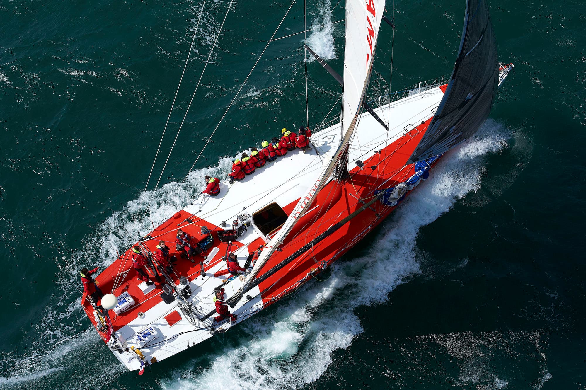 
    <p>Embarquez en course comme équipier à bord de Libertalia, un Volvo 60 avec équipage.<br/>
Vous serez impliqués à 100% dans la marche du bateau, dans l’analyse de la route à suivre et des quarts. Pour le couchage et la restauration à bord, c’est le minimum syndical ! Des bannettes cadres, un réchaud au gaz, du lyophilisé,  parfois de l'appertisé, et un wc.
<br/>Ce voilier de course de 19.50m a été dessiné et construit pour courir la Volvo Ocean Race 2001-02, la course autour du monde en équipage.
Engagé sous le nom de Djuice Dragons, il était skippé par Knut Frostad, avec comme Chef de quart Thomas Coville et Jean-Yves Bernot comme Navigateur.
<br/>Ce voilier de course est un bateau performant, extrême, une Formule 1 des mers au confort très spartiate. <br/>Cette unité exigeante et puissante est dorénavant alignée sur les départs de course au large, jaugé en IRC 0.
<br/><br/>
<strong>Programme de courses au large 2025</strong> :<br/>
Tour de Belle Ile
- La Trinité Cowes
- Rolex Fastnet Race
- ARC 2025 (Atlantic Rally for Cruisers)
- Caribbean 600

</p>
  
