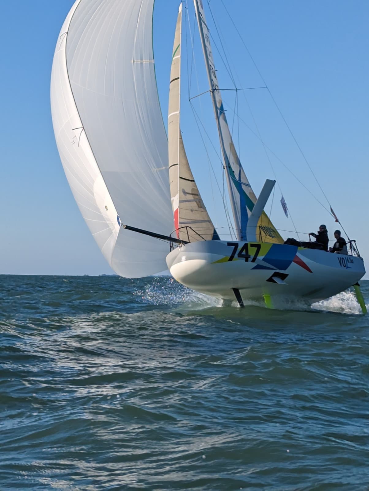 
    <p>Skipper et développeur d'un Mini foiler. Passionné de voile depuis mon enfance j'en ai fait mon métier.<br/> J'ai navigué sur tous ce qui à une, deux et trois coques. <br/>BPJEPS depuis 2003, j'ai ouvert mon école de voile au brésil en 2005 et depuis mon retour en France en 2016, je cherchais un proto pour participer à la Mini transat.<br/> J'adore partager ma passion et me ferai un plaisir de vous faire découvrir le vol au large!</p>
    <br/>Le financement apporté grâce à cette plateforme me servira à financer du matériel pour que je puisse être plus performant. Pour l'instant mon besoin le plus urgent serait de renouveler un certain nombre de mes voiles</p>
  